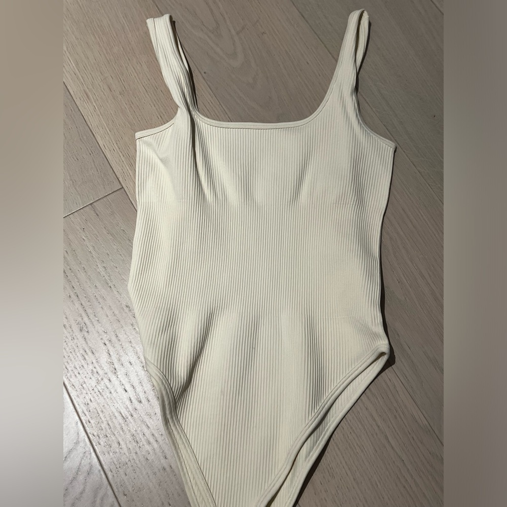 The best most flattering top ever!!!